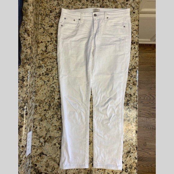 J Crew Slim Broken In Boyfriend Jean in White 🤍 - Picture 7 of 12
